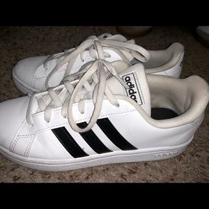 Women’s adidas sz 7